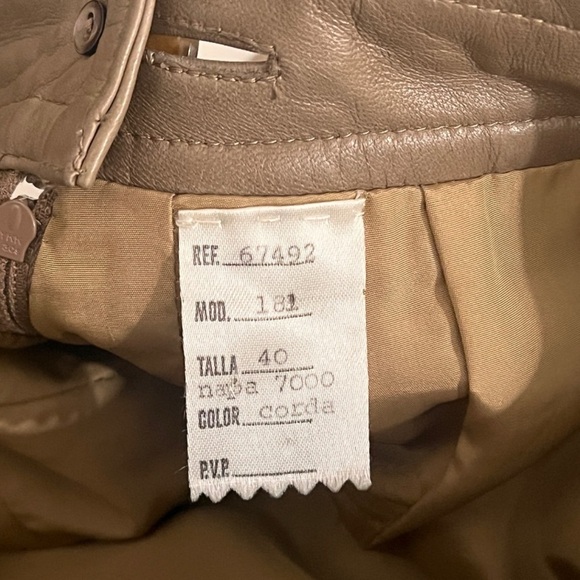 Loewe Elegant Tan Leather Skirt - Picture 2 of 9